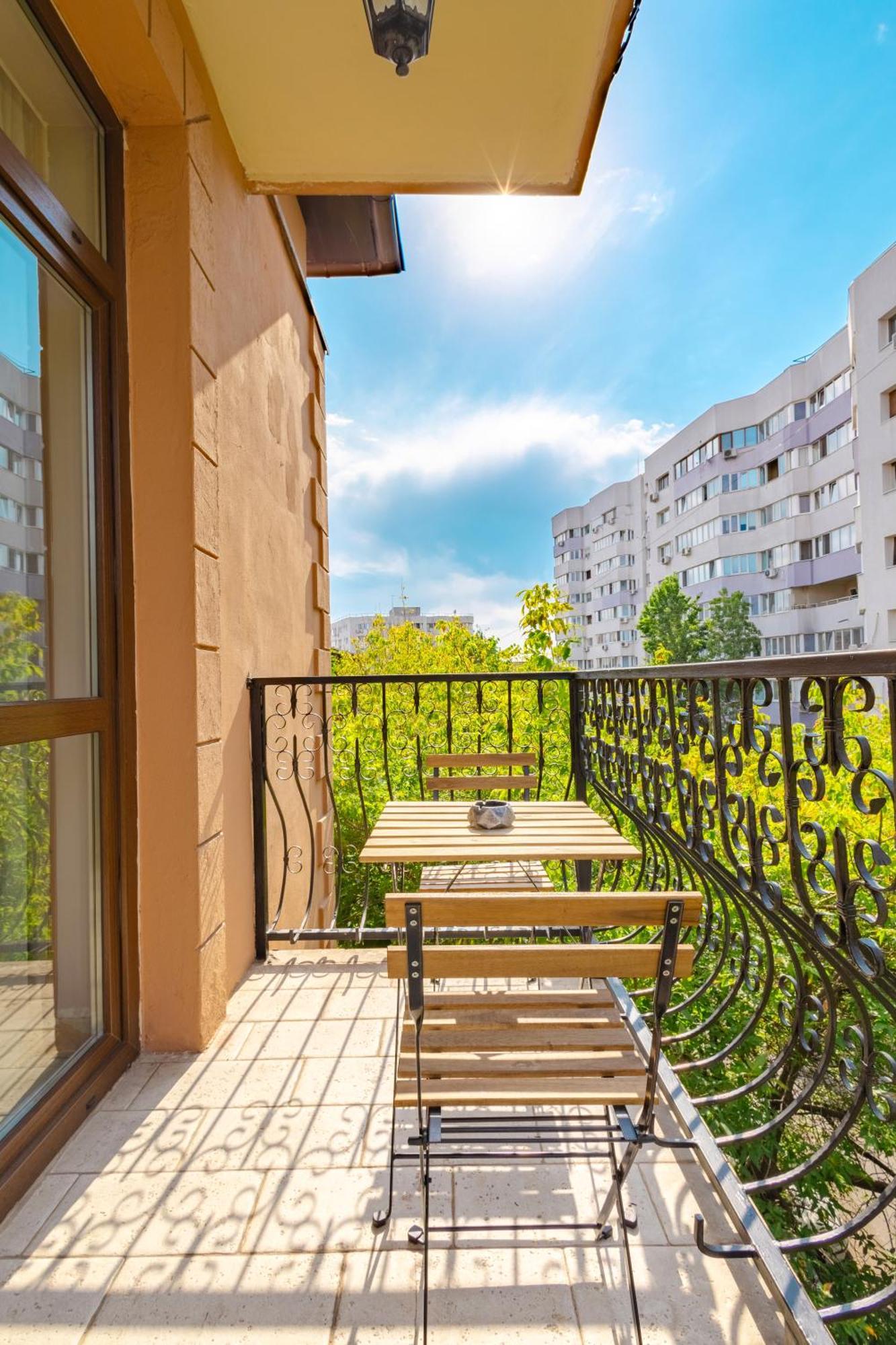 Piccolo Mondo By Citybookings Bucureşti Ngoại thất bức ảnh