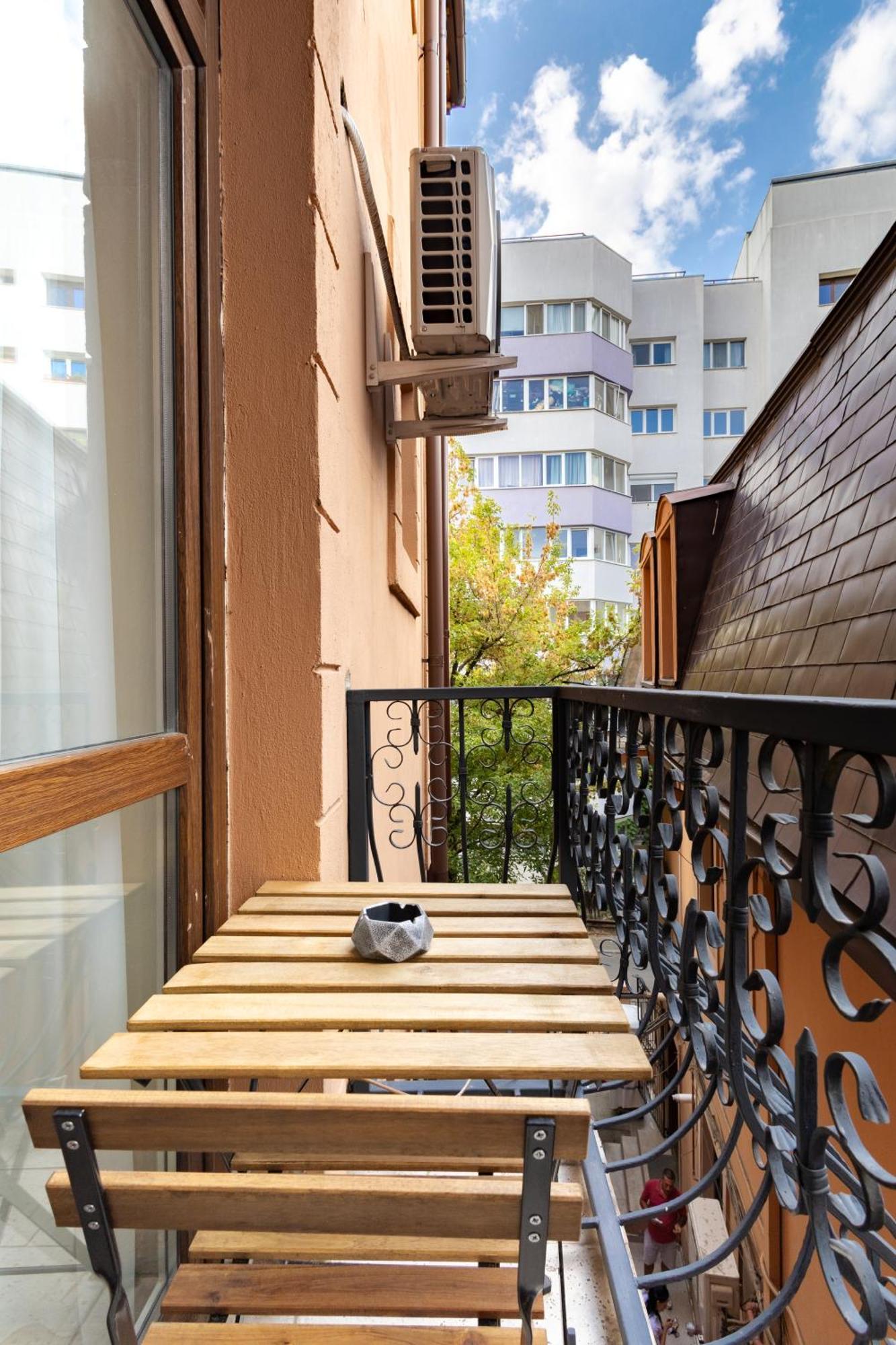 Piccolo Mondo By Citybookings Bucureşti Ngoại thất bức ảnh