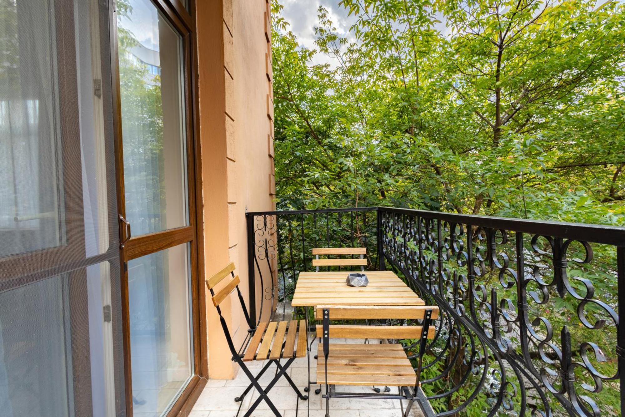 Piccolo Mondo By Citybookings Bucureşti Ngoại thất bức ảnh